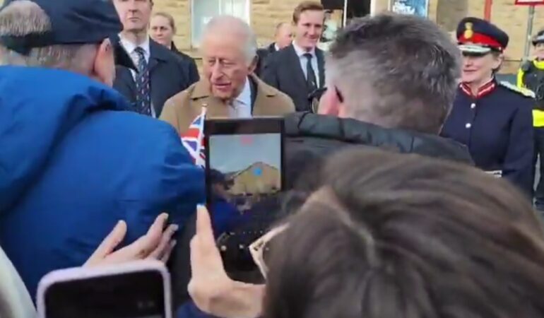 Dünya şoktan şoka giriyor: Sonunda kral da yuhalandı