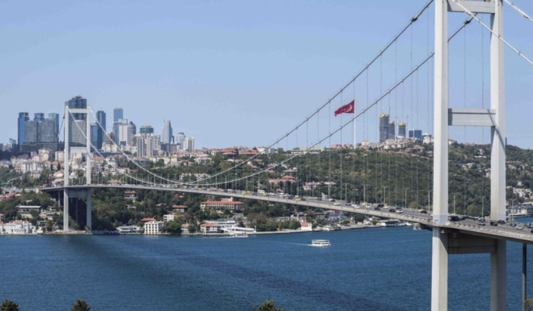 Köprüler satılırsa vatandaş kaybeder, yandaş kazanır