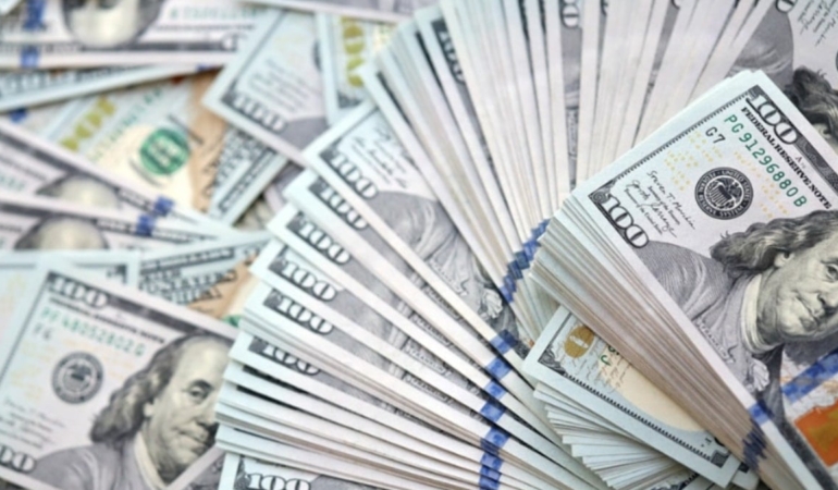 Dünyanın en zengin insanından dev hile: Hepsi ortalığa saçıldı