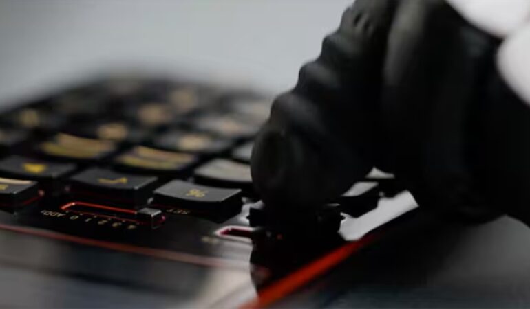 Fiyatını gören bilgisayar sanıyor ama sadece 4 işlem yapabiliyor