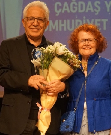 20-cagdas-yasam-cumhuriyet-odulu-zulfu-livaneliye-verildi-Kc6IUdKH.jpg