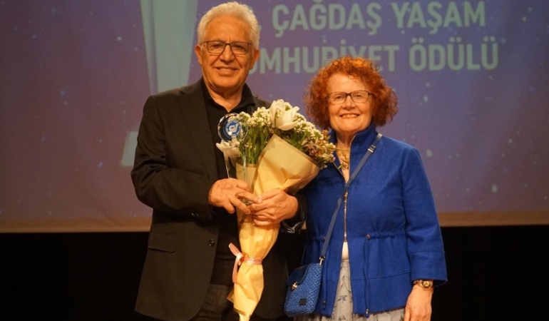 20. Çağdaş Yaşam Cumhuriyet ödülü Zülfü Livaneli’ye verildi