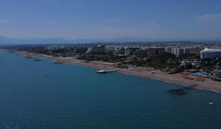 antalyada-yabanci-turist-sayisi-birinci-ceyrekte-125-milyonu-asti-iP5bmyCE.jpg