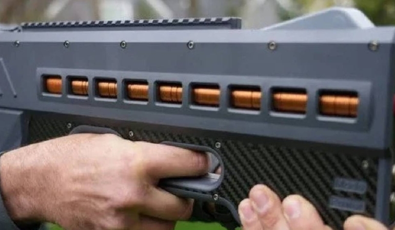 Dakikada 2 bin atış yapan elektromanyetik silah üretildi