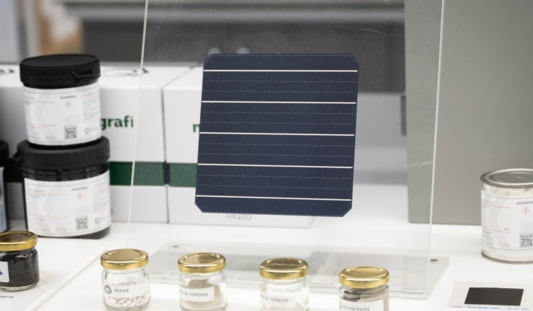 gunes-paneli-uretiminde-kritik-hamle-turkiyeden-yerli-gumus-pasta-rQqNWRzc.jpg