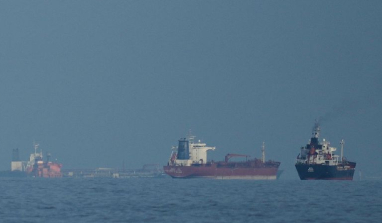 İran, Hürmüz’deki sevkiyatları askıya almayı pahalandırıyor