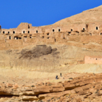 misirda-2-bin-600-yillik-buyuk-gizem-antik-kentin-altinda-tapinak-mi-var-Z3f3YY78.jpg