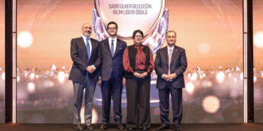 sabri-ulker-bilim-lideri-odulu-silili-bilim-insanina-verildi-7cZbWGDs.jpg