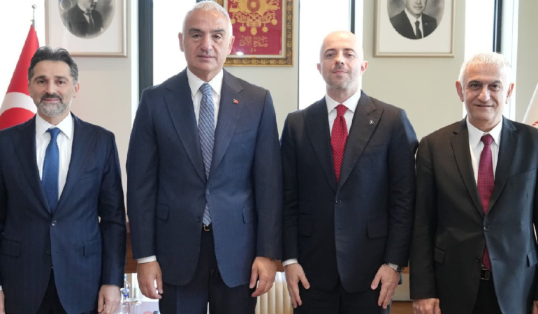 turizmde-yeni-periyot-basliyor-bakanlik-ve-thyden-stratejik-is-birligi-REvVZPkQ.jpg