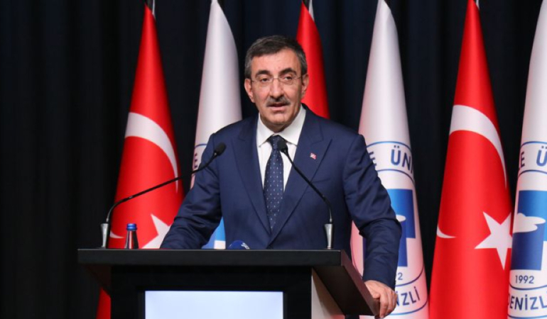 Yılmaz: Türkiye istikrarını koruyor