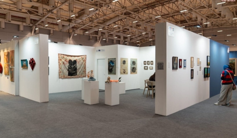 artcontact-istanbul-kapilarini-acti-bn4tfrSq.jpg