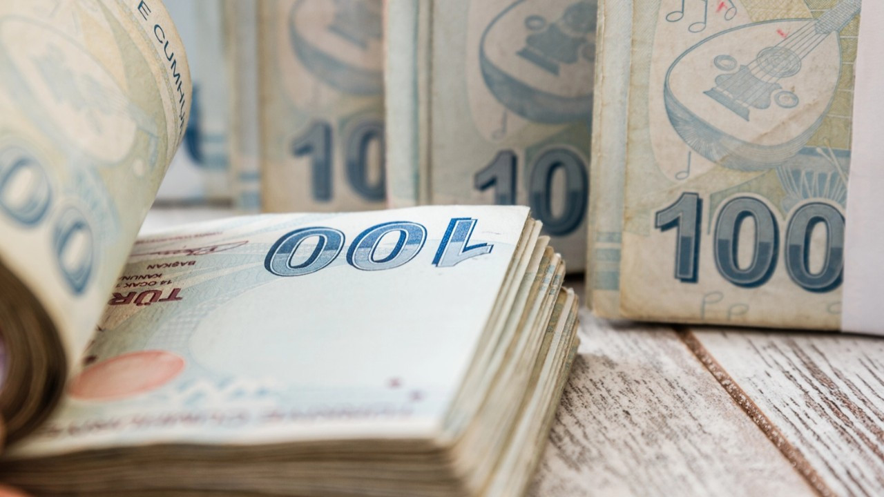 bankacilik-bolumunde-krediler-255-trilyon-tlye-yukseldi-6QqP8GOV.jpg