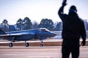 bir-nato-ulkesi-daha-sifir-kilometre-f-35e-kavustu-sevincten-havalara-uctular-KFZ2phPG.jpg