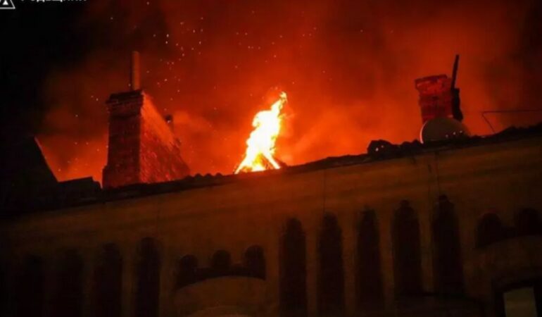 cinli-murettebat-neye-ugradigini-sasirdi-en-yakin-muttefiki-tarafindan-vuruldu-BgYO3gYR.jpg