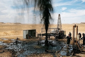 corak-arazinin-ortasindan-petrol-fiskirdi-son-15-yilin-en-buyugu-TVJzNWtY.jpg