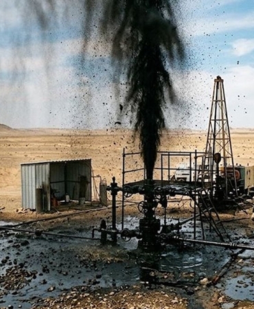 corak-arazinin-ortasindan-petrol-fiskirdi-son-15-yilin-en-buyugu-TVJzNWtY.jpg