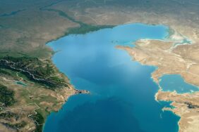 dunyanin-en-buyuk-golu-japonya-kadar-buyuk-ve-iki-kitaya-sigmiyor-jpZuLQsa.jpg