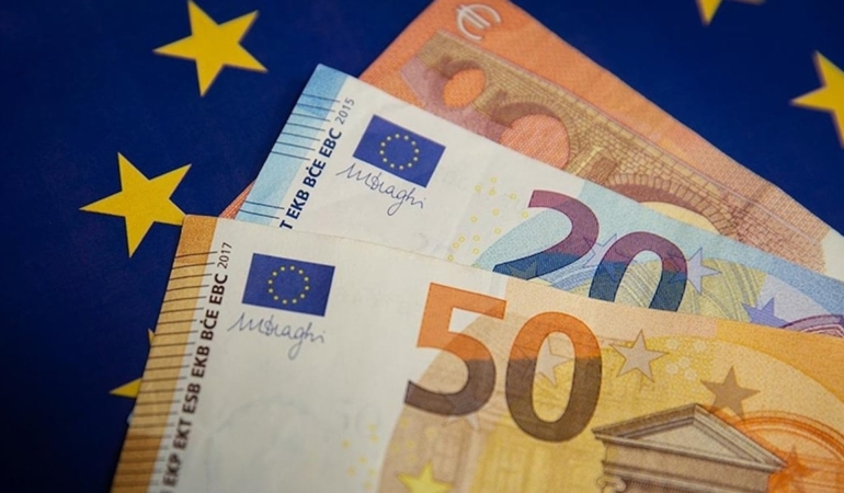 euro-bolgesi-mart-ayinda-78-milyar-euro-dis-ticaret-fazlasi-verdi-9fTlMPgY.jpg