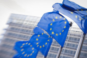 euro-bolgesinde-yillik-enflasyon-nisanda-yuzde-3e-yukseldi-cMutEeje.jpg