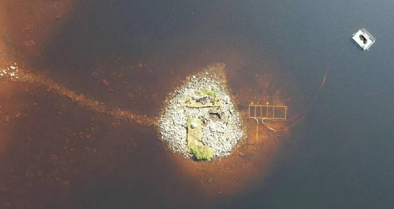 golun-ortasinda-insan-yapimi-5-bin-yillik-ada-bulundu-HJyaBT86.jpg