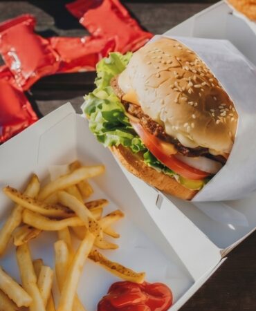 hamburger-devi-49-restoranini-satisa-cikardi-lHLayfiq.jpg