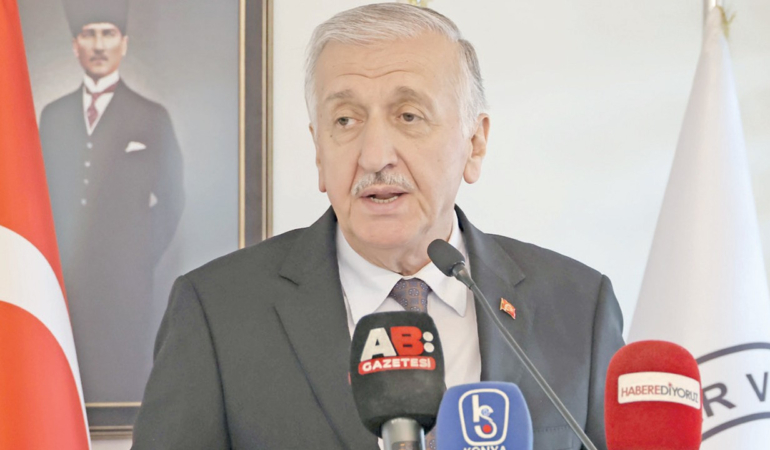 Konya otomotiv bölümünde global dönüşüm sürecine odaklandı