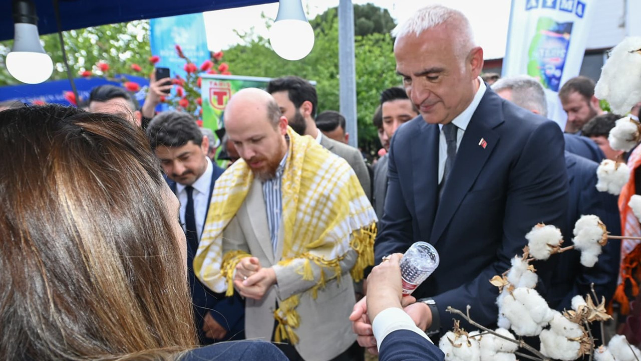 nazillide-senlik-heyecani-bakan-ersoy-ureticiler-ve-sanatk-rlarla-bir-ortaya-geldi-Ojew9HkA.jpg