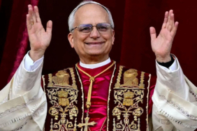 papa-14-leodan-yapay-zeka-cikisi-insanlik-icin-tehdit-haline-gelmemeli-bBP8QPNr.jpg