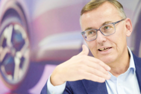 peugeot-dunya-ceosu-favey-turkiyede-amac-pazar-hissesini-kaybetmemek-rW1q7Dru.jpg