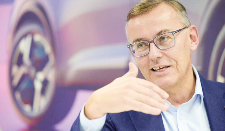 peugeot-dunya-ceosu-favey-turkiyede-amac-pazar-hissesini-kaybetmemek-rW1q7Dru.jpg
