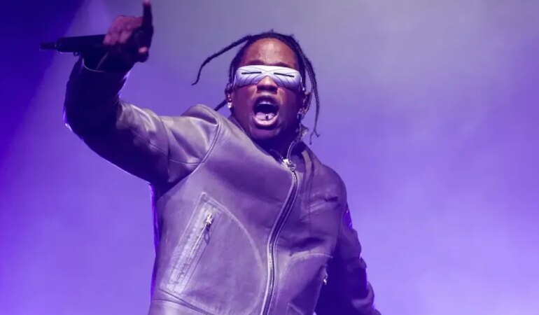 travis-scott-konserinde-sabanci-surprizi-u68uKY7c.jpg