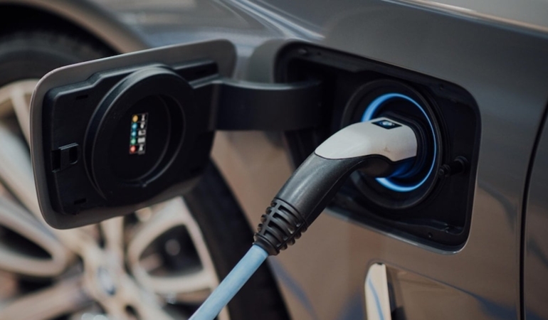 Türkiye yollarındaki elektrikli otomobil sayısı yaklaşık 424 bin oldu