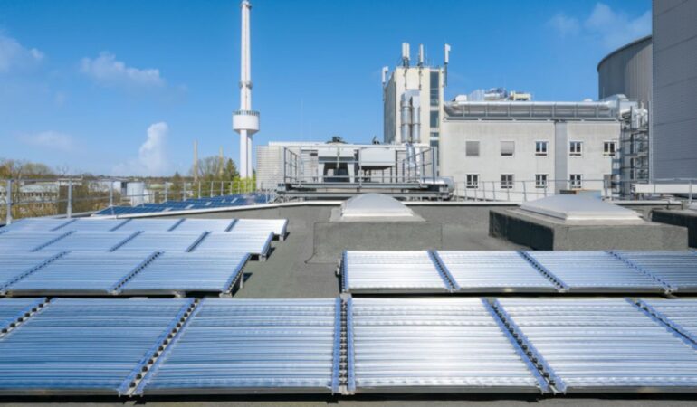Yeni güneş panelleri elektrik kullanmadan yakıt üretmeye başladı