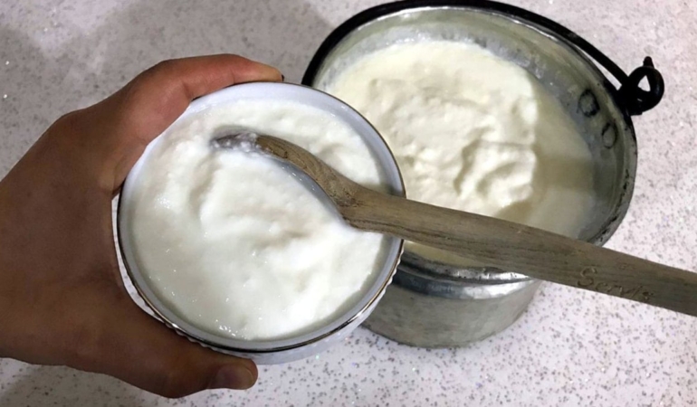 yogurt-tuketiminde-rekor-kirildi-turkler-kapis-kapis-yiyor-EljHECs2.jpg