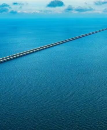 13-kilometre-boyunca-kara-gorunmeyen-tek-kopru-polisler-ozel-nobet-tutuyor-11YWiWcM.jpg