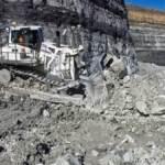 73-tonluk-dev-buldozer-uzaktan-kumandayla-calisiyor-binlerce-kilometreden-yonetiliyor-i6N79L3F.jpg