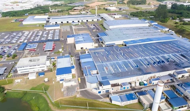 dunyanin-en-buyuk-otomobil-ureticisi-dev-fabrikasini-kapatiyor-KeselY1e.jpg