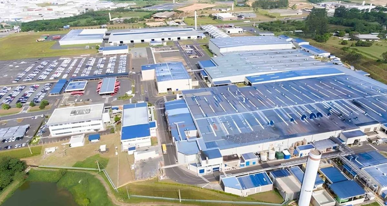 dunyanin-en-buyuk-otomobil-ureticisi-dev-fabrikasini-kapatiyor-KeselY1e.jpg