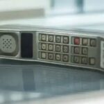 dunyanin-ilk-cep-telefonu-sekil-degistirerek-piyasaya-geri-dondu-we2EGELY.jpg