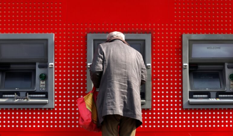 İki dev banka aynı kararı aldı: 95 şube birden kapatılıyor