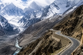 insa-etmeleri-20-yildan-fazla-surdu-1300-kilometre-boyunca-kesintisiz-uzaniyor-3uFwTgVf.jpg