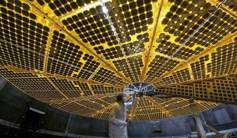 nasa-uzayin-ortasinda-titreyen-bir-yer-fistigi-buldu-fotografini-cekip-isim-verdi-FeZhIBGf.jpg