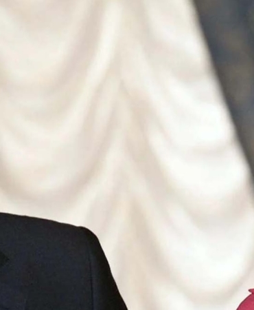 putinin-yasak-askini-yazan-gazetecinin-supheli-olumu-gecen-hafta-da-muhalif-sanatci-oldurulmustu-5fXuVjQg.jpg