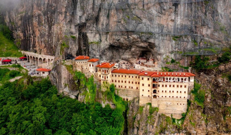 trabzon-dokuz-gun-boyunca-turkiye-kultur-yolu-senligine-konut-sahipligi-yapacak-cADVclVU.jpg