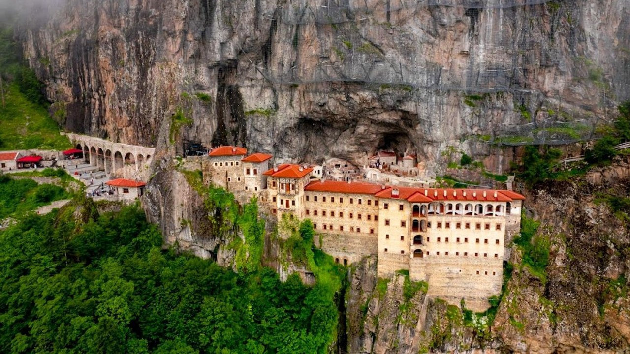 trabzon-dokuz-gun-boyunca-turkiye-kultur-yolu-senligine-konut-sahipligi-yapacak-cADVclVU.jpg