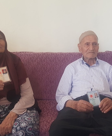 100-yasindaki-cift-uzun-yasamanin-sirrini-acikladi-bu-3-seyi-sofradan-eksik-etmiyorlar-OSEt5feT.jpg