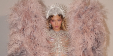 beyonc-2-yil-sonra-muzik-dunyasina-dondu-yeni-album-oncesi-surpriz-sarki-geldi-56ydaaJY.jpg