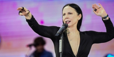 biletleri-kapis-kapis-gitmisti-40-bin-kisiye-konser-veren-sebnem-ferah-sahnelere-ara-verme-HmSbUia6.jpg