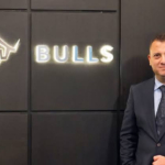 bulls-tesebbus-bulgs-bedelsiz-icin-dugmeye-basti-cLrbwr7m.jpg