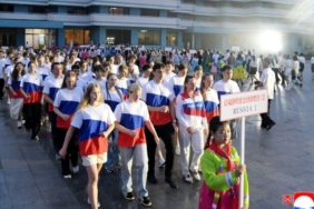 dunyanin-en-yasakli-ulkesi-cocuklar-icin-acildi-kuzey-korede-yaz-kampi-basladi-H6K3j7Fk.jpg
